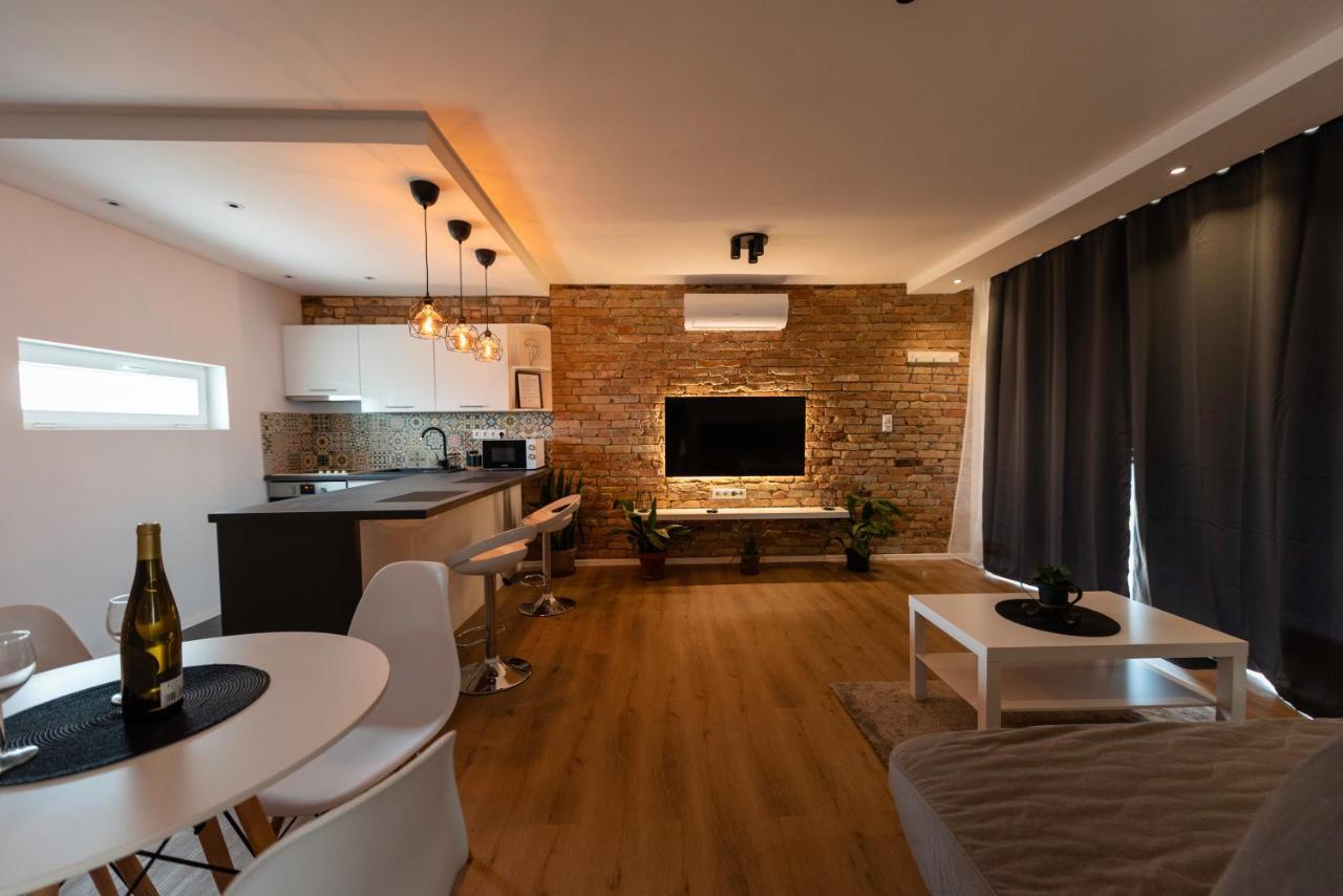 Pitypang Apartman Kapolnasnyek Exterior foto